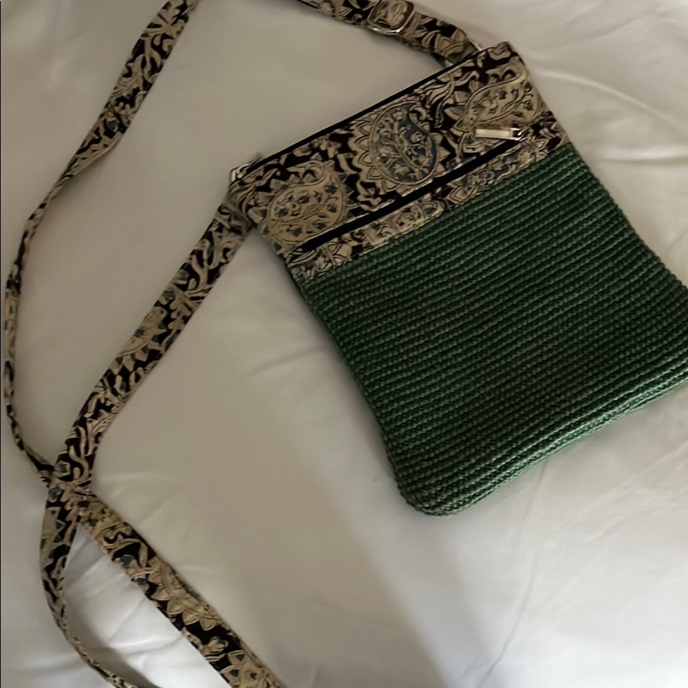 Stylish Green and Black Crossbody Bag with Textured Finish